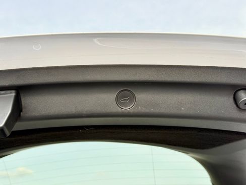 Used 2023 Tesla Model Y Performance AWD/4WD image 47