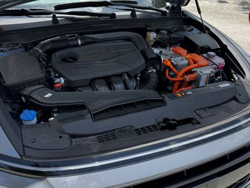Used 2025 Hyundai Sonata SEL FWD image 6