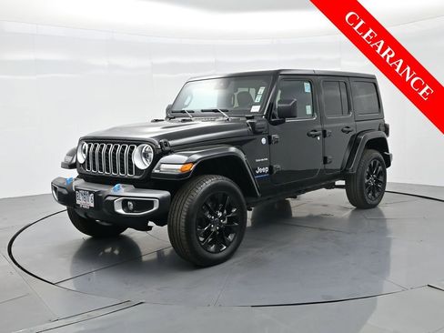 Used 2024 Jeep Wrangler Unlimited Sahara image 2