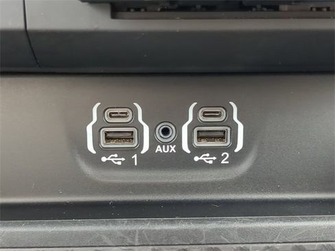 Used 2024 RAM 1500 Laramie image 26