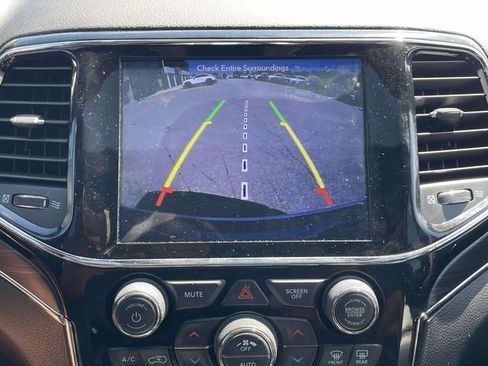 Used 2019 Jeep Grand Cherokee Limited AWD/4WD image 30