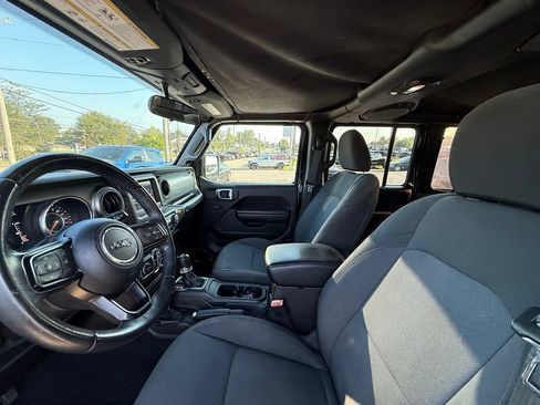 Used 2018 Jeep Wrangler Unlimited Sport S AWD/4WD image 12