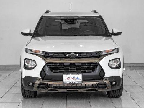 Used 2023 Chevrolet TrailBlazer ACTIV w/ Technology Package FWD image 3