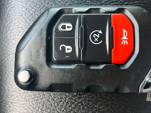 Used 2022 Jeep Gladiator Rubicon w/ LED Lighting Group AWD/4WD image 38