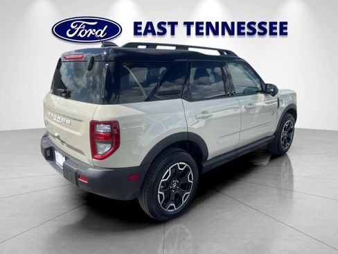Used 2025 Ford Bronco Sport Outer Banks w/ Outer Banks Tech Package+ AWD/4WD image 3