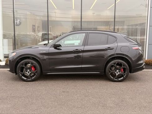 New 2026 Alfa Romeo Stelvio Sprint AWD/4WD image 3
