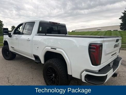 Used 2025 GMC Sierra 2500 AT4 w/ AT4 Premium Plus Package AWD/4WD image 3