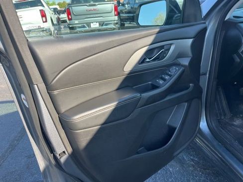 Used 2021 Chevrolet Traverse LS image 6
