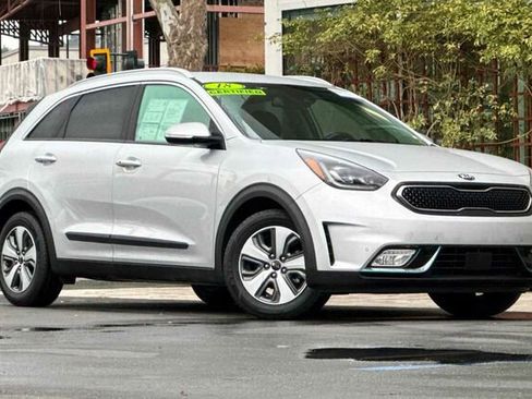 Used 2018 Kia Niro EX Premium image 2