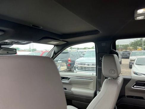 Used 2022 Chevrolet Silverado 1500 LTZ AWD/4WD image 8