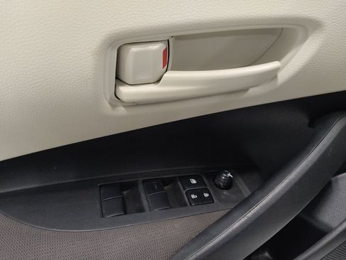 Used 2022 Toyota Corolla LE image 27