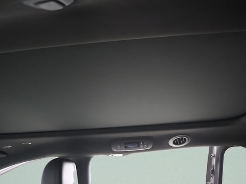 Used 2025 Chrysler Pacifica Limited FWD image 10