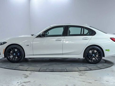 Used 2023 BMW 330e xDrive w/ M Sport Package image 5