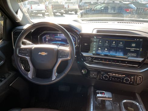 Certified 2023 Chevrolet Silverado 1500 High Country w/ Technology Package AWD/4WD image 11