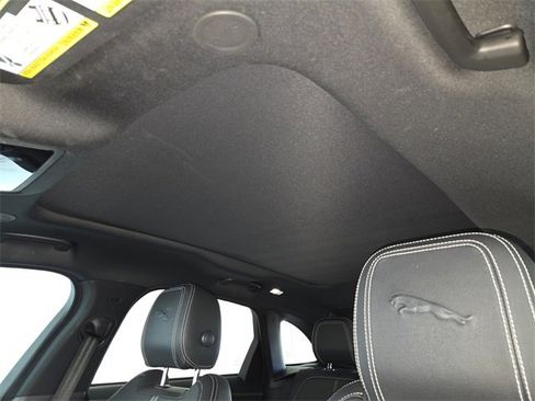 Used 2024 Jaguar F-PACE R-Dynamic S image 11