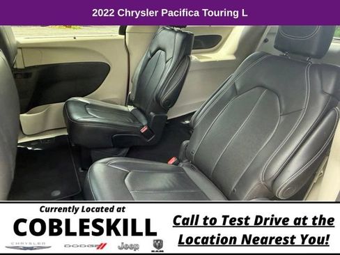 Used 2022 Chrysler Pacifica Touring-L AWD/4WD image 12