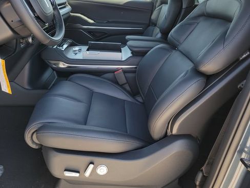 New 2027 Lincoln Navigator Reserve w/ Jet Appearance Package AWD/4WD image 6