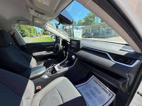 Used 2020 Toyota RAV4 LE w/ All Weather Liner Package AWD/4WD image 12