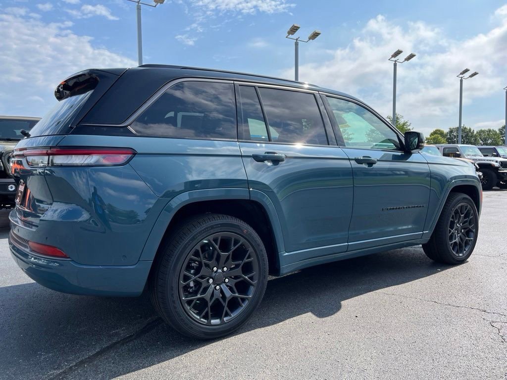 New 2026 Jeep Grand Cherokee Summit w/ Obsidian Package AWD/4WD image 43