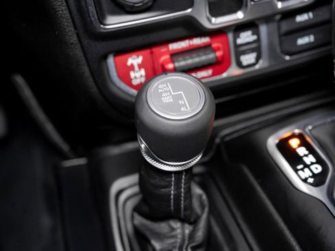 Used 2025 Jeep Wrangler Unlimited Rubicon 392 AWD/4WD image 23