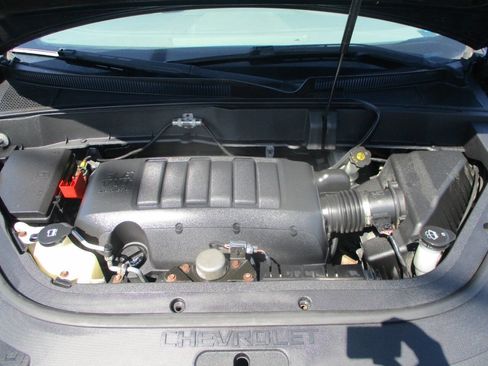 Used 2011 Chevrolet Traverse LS image 12