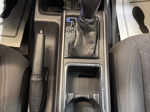 Used 2017 Toyota Tacoma TRD Off-Road w/ Tow Package (A/T) AWD/4WD image 32