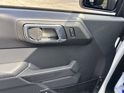 New 2025 Ford Bronco Badlands image 15