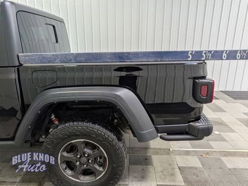 Used 2022 Jeep Gladiator Rubicon w/ Cold Weather Group AWD/4WD image 3