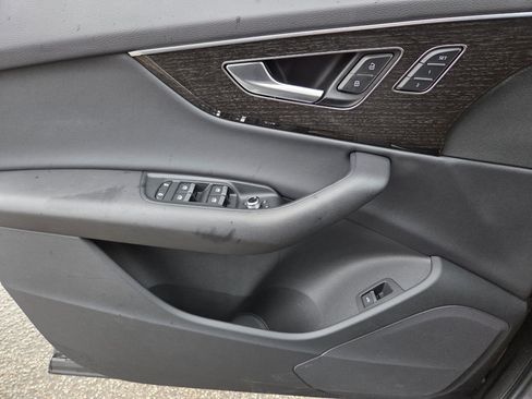 Used 2025 Audi Q7 2.0T Premium image 9