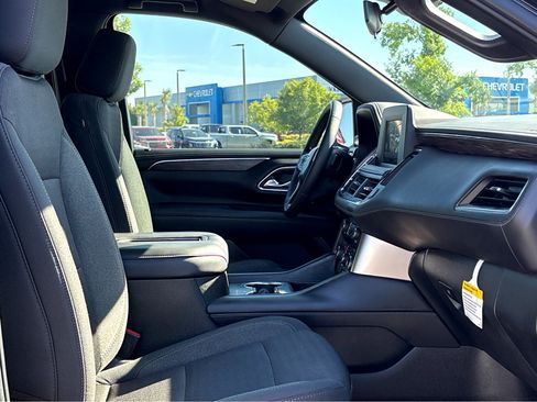 Used 2024 Chevrolet Tahoe LS RWD image 8
