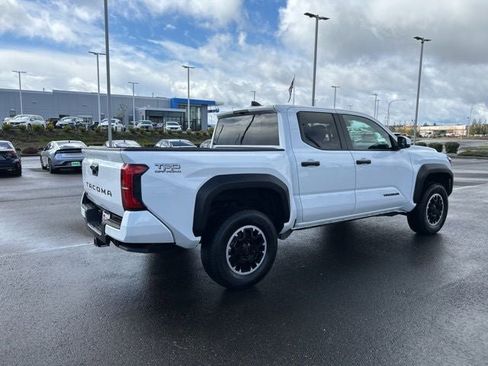 Used 2024 Toyota Tacoma TRD Off-Road AWD/4WD image 8