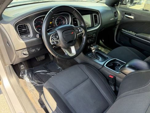 Used 2015 Dodge Charger SXT RWD image 12