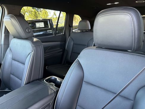 Used 2025 Buick Enclave Preferred image 23