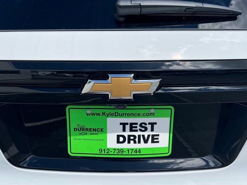 New 2027 Chevrolet Traverse LT FWD image 7