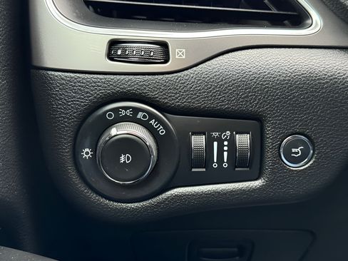 Certified 2022 Jeep Cherokee Latitude Lux AWD/4WD image 24