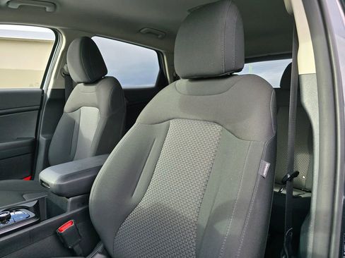 Certified 2024 Kia Sportage LX image 28