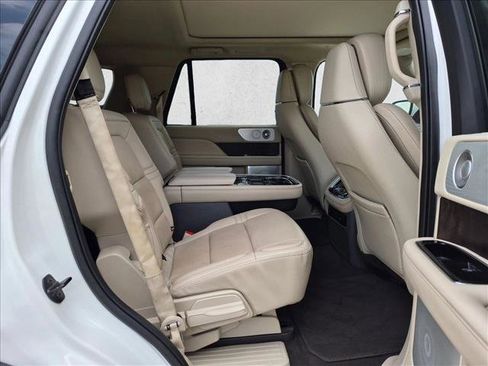 Used 2020 Lincoln Navigator Reserve w/ Equipment Group 208A Reserve AWD/4WD image 22