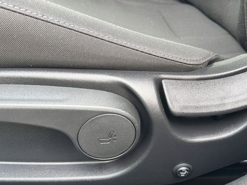 Certified 2025 Hyundai Elantra Sport FWD image 17