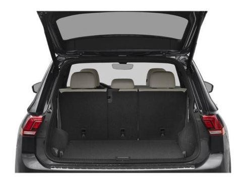 Used 2022 Volkswagen Tiguan SE R-Line FWD image 11