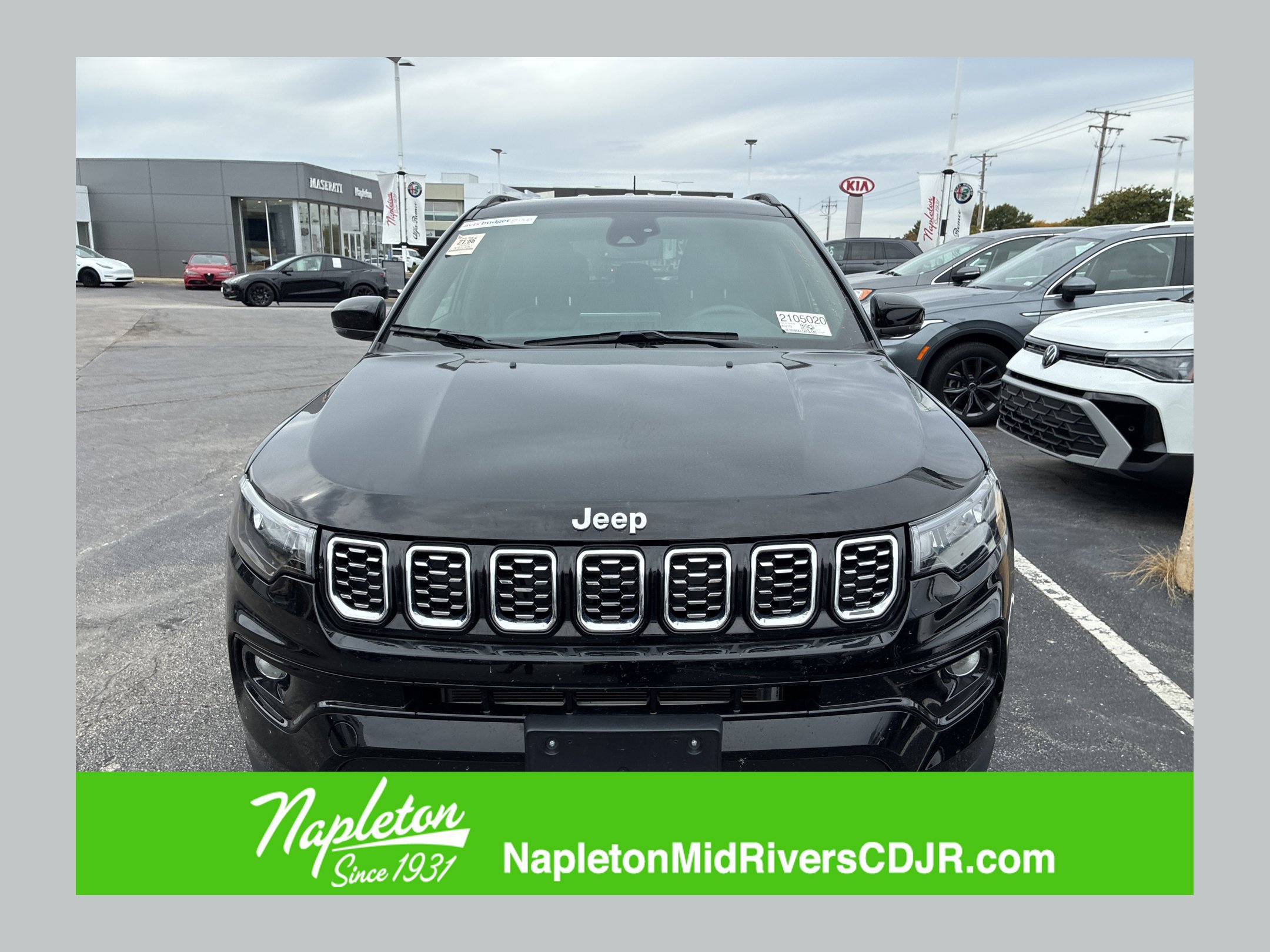 Used 2025 Jeep Compass Limited AWD/4WD image 1