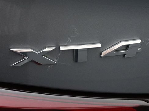 Used 2024 Cadillac XT4 Premium Luxury image 16