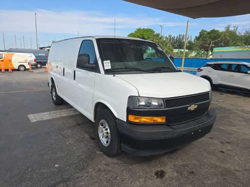Used 2021 Chevrolet Express 2500 RWD image 4