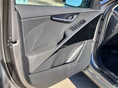 New 2025 Kia Niro EX image 11