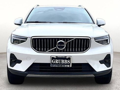 Used 2024 Volvo XC40 B5 Plus AWD/4WD image 6