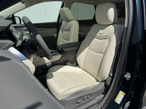 New 2025 Cadillac XT5 Premium Luxury w/ Technology Package image 10