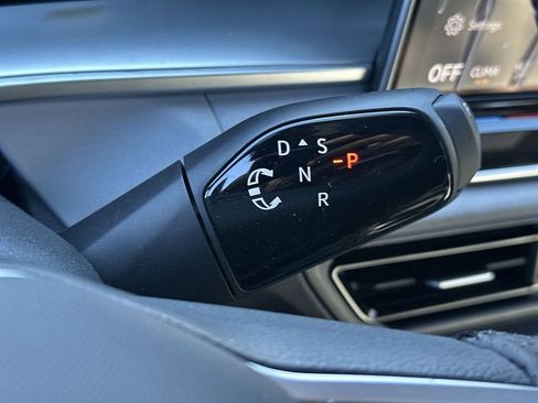 New 2026 Volkswagen Tiguan SE R-Line image 20