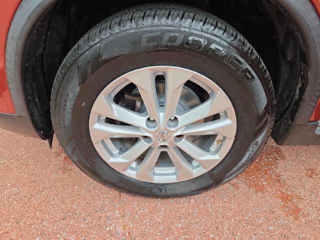 Used 2016 Nissan Rogue SV AWD/4WD image 23