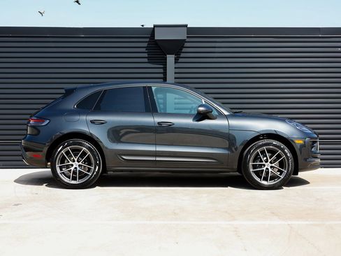 Certified 2025 Porsche Macan image 8