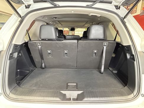 Used 2025 Honda Pilot Touring image 9