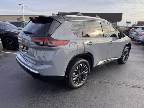 Used 2025 Nissan Rogue Platinum w/ Platinum Premium Package image 5